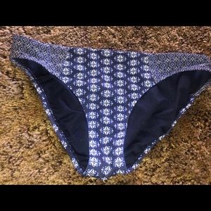 Athleta bikini bottoms size Medium.